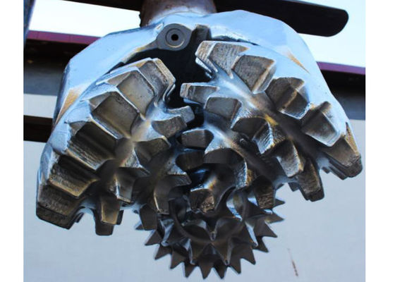 26» κώδικας 135 κομματιών τρυπανιών διαμαντιών δοντιών χάλυβα IADC για τη διάτρυση μαλακή - μέσος σχηματισμός