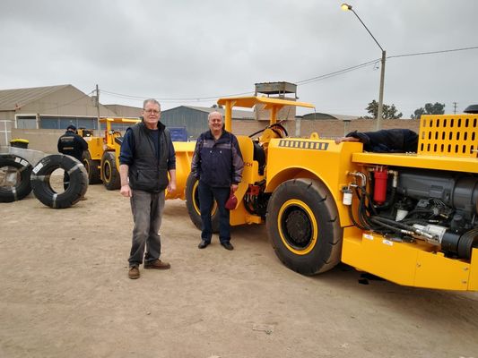 Υδροστατικό κίτρινο χρώμα ικανότητας όγκου μηχανών 1m3 απορρίψεων έλξης φορτίων αντλιών 1CBM